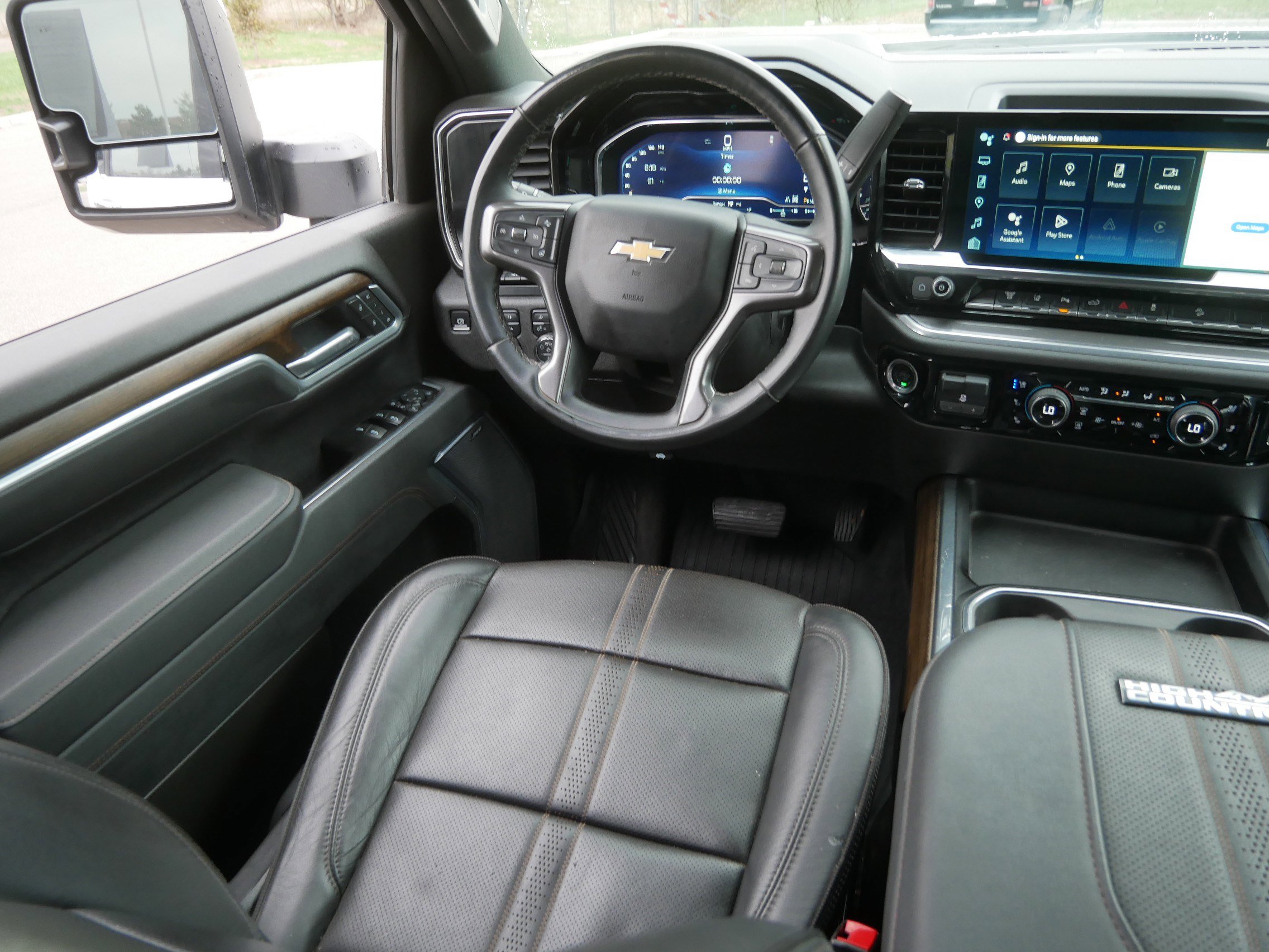 Used 2025 Chevrolet Silverado 3500 High Country w/ Technology Package AWD/4WD image 9
