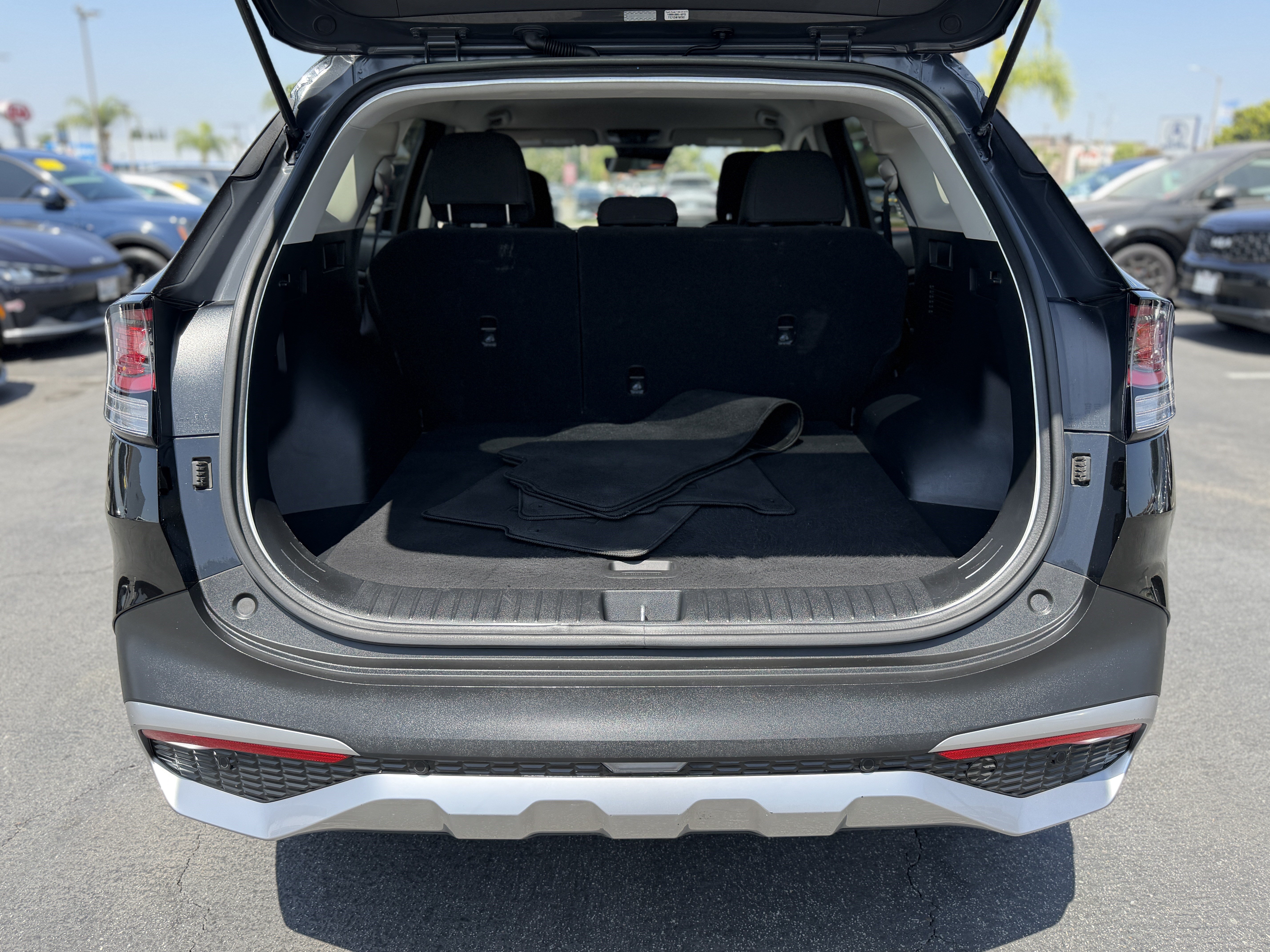 Used 2025 Kia Sportage LX FWD image 10