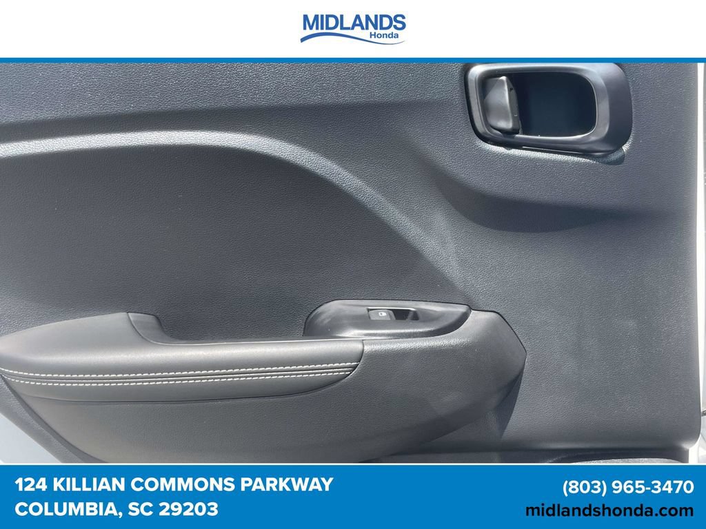 Used 2023 Hyundai Venue Limited FWD image 11
