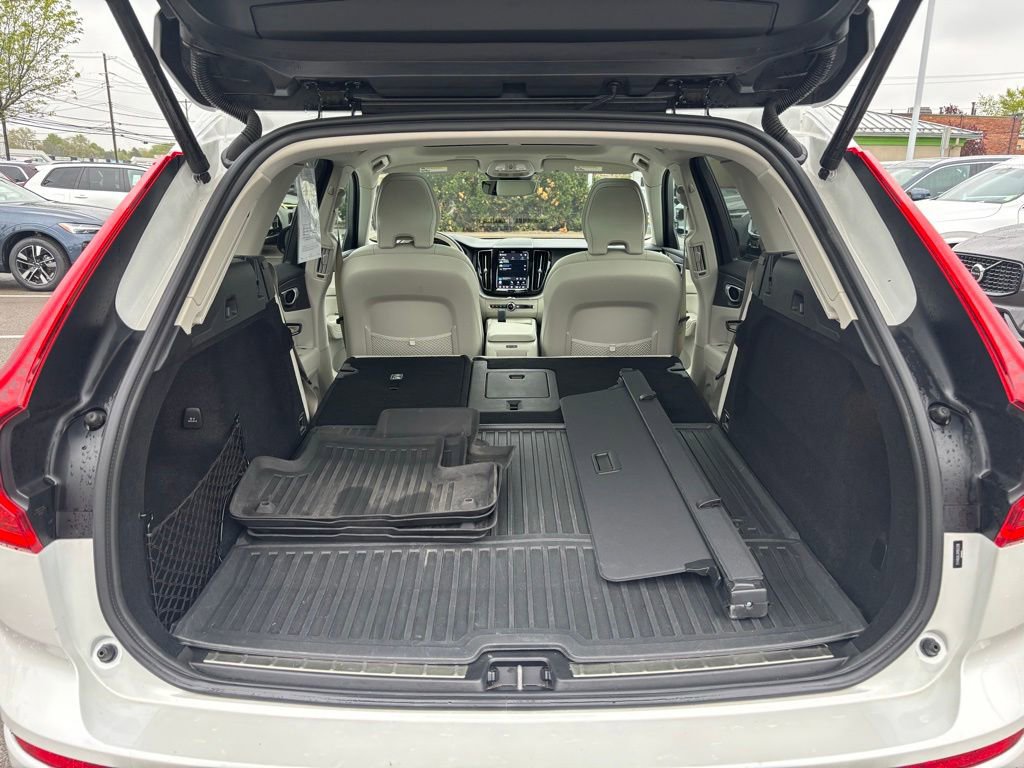 Used 2024 Volvo XC60 T8 Plus w/ Climate Package AWD/4WD image 21