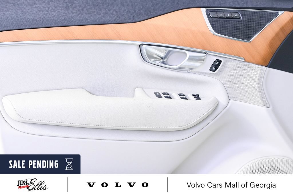Certified 2021 Volvo XC90 T6 Momentum w/ Climate Package AWD/4WD image 8