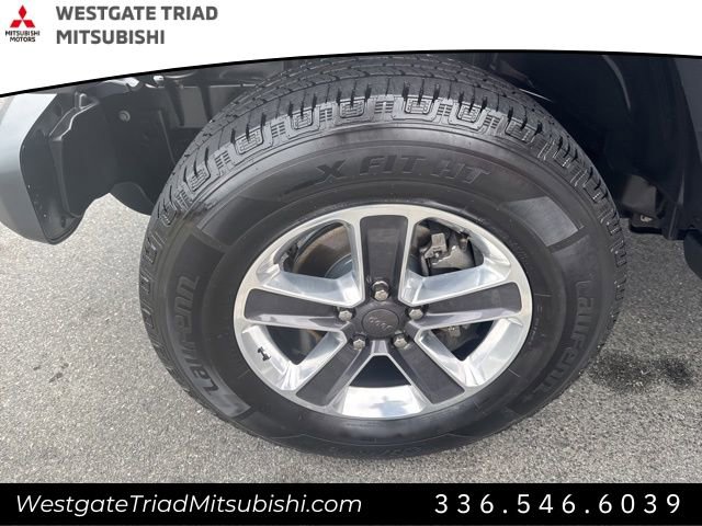 Used 2019 Jeep Wrangler Unlimited Sahara w/ Safety Group image 4