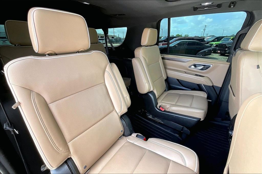 Used 2021 Chevrolet Suburban Premier w/ Premium Package AWD/4WD image 22