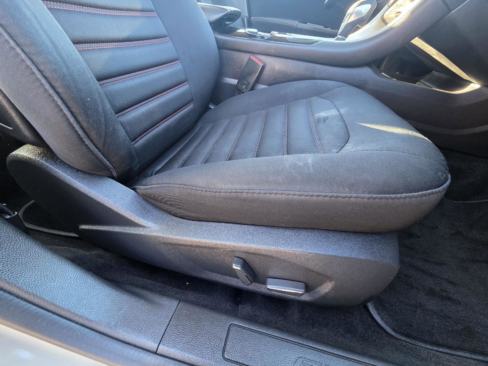 Used 2016 Ford Fusion SE w/ Equipment Group 201A image 26