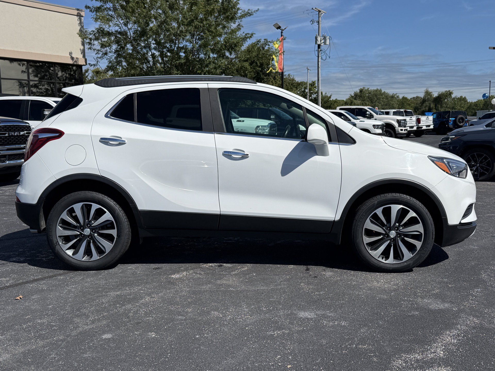 Used 2021 Buick Encore Preferred w/ Safety Package AWD/4WD image 9