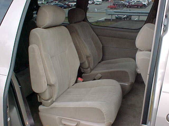 Used 2002 Toyota Sienna LE FWD image 10