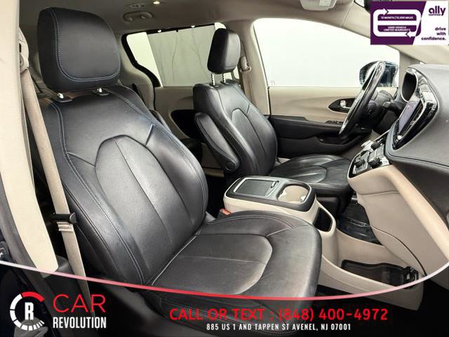 Used 2021 Chrysler Pacifica Touring-L image 67