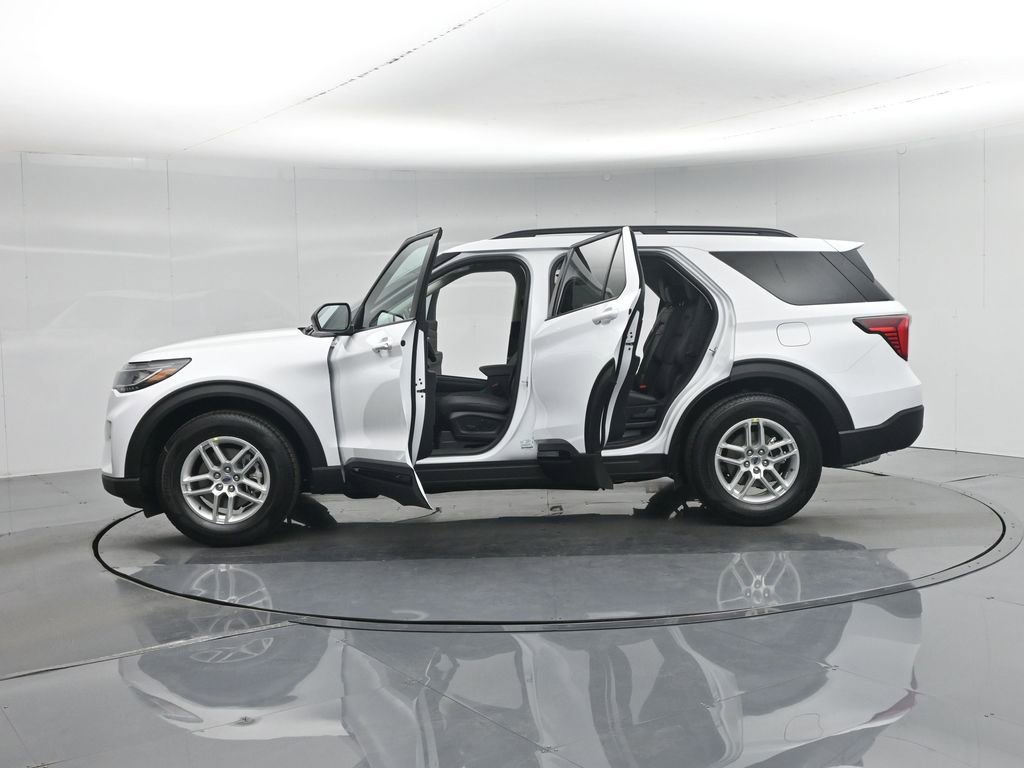 New 2026 Ford Explorer Active RWD image 4