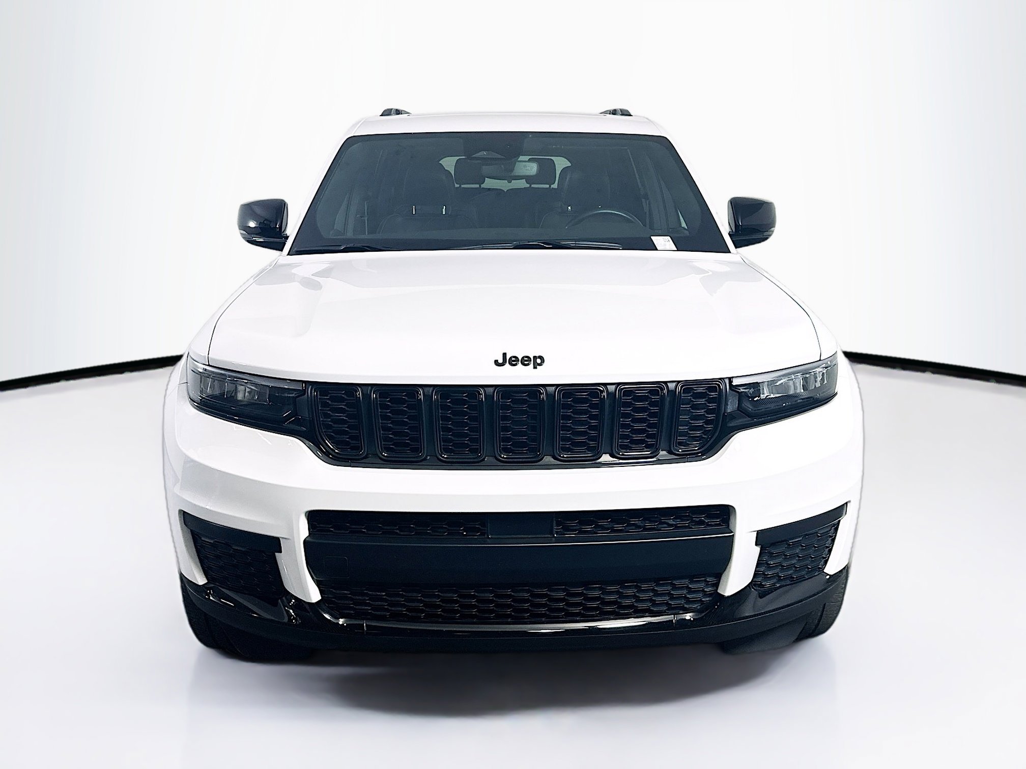 Used 2022 Jeep Grand Cherokee L Laredo image 2