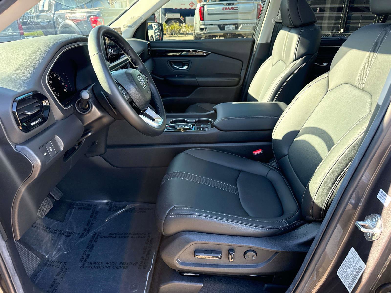 Used 2025 Honda Pilot Touring image 23