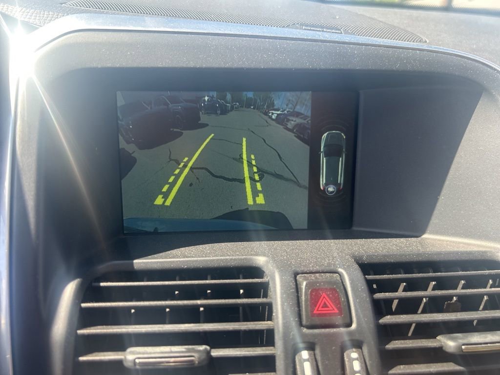 Used 2016 Volvo XC60 T6 Platinum image 17