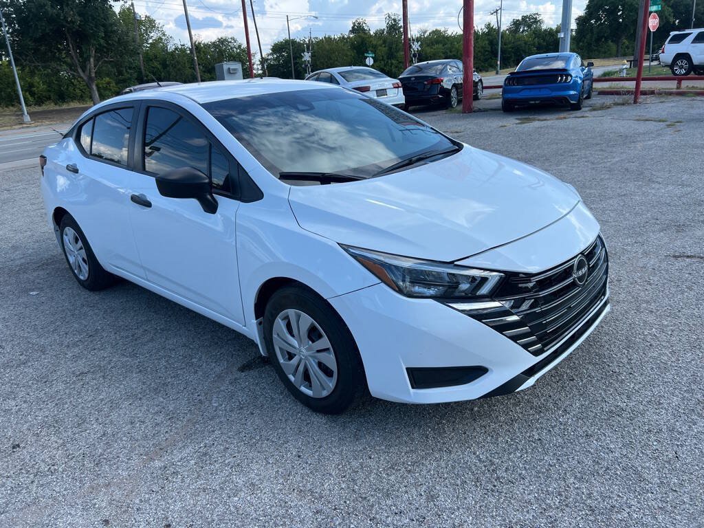 Used 2025 Nissan Versa S w/ Trunk Package FWD image 3