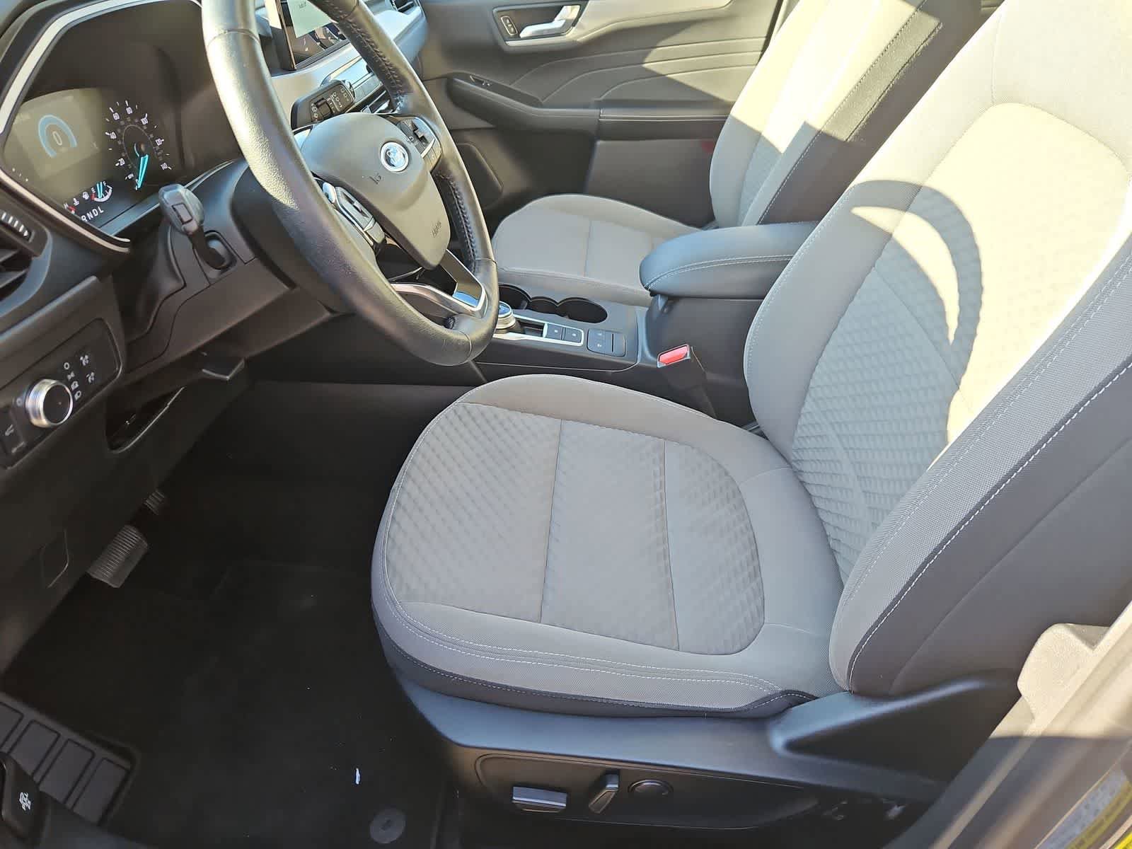 Used 2021 Ford Escape SE w/ Convenience Package AWD/4WD image 16