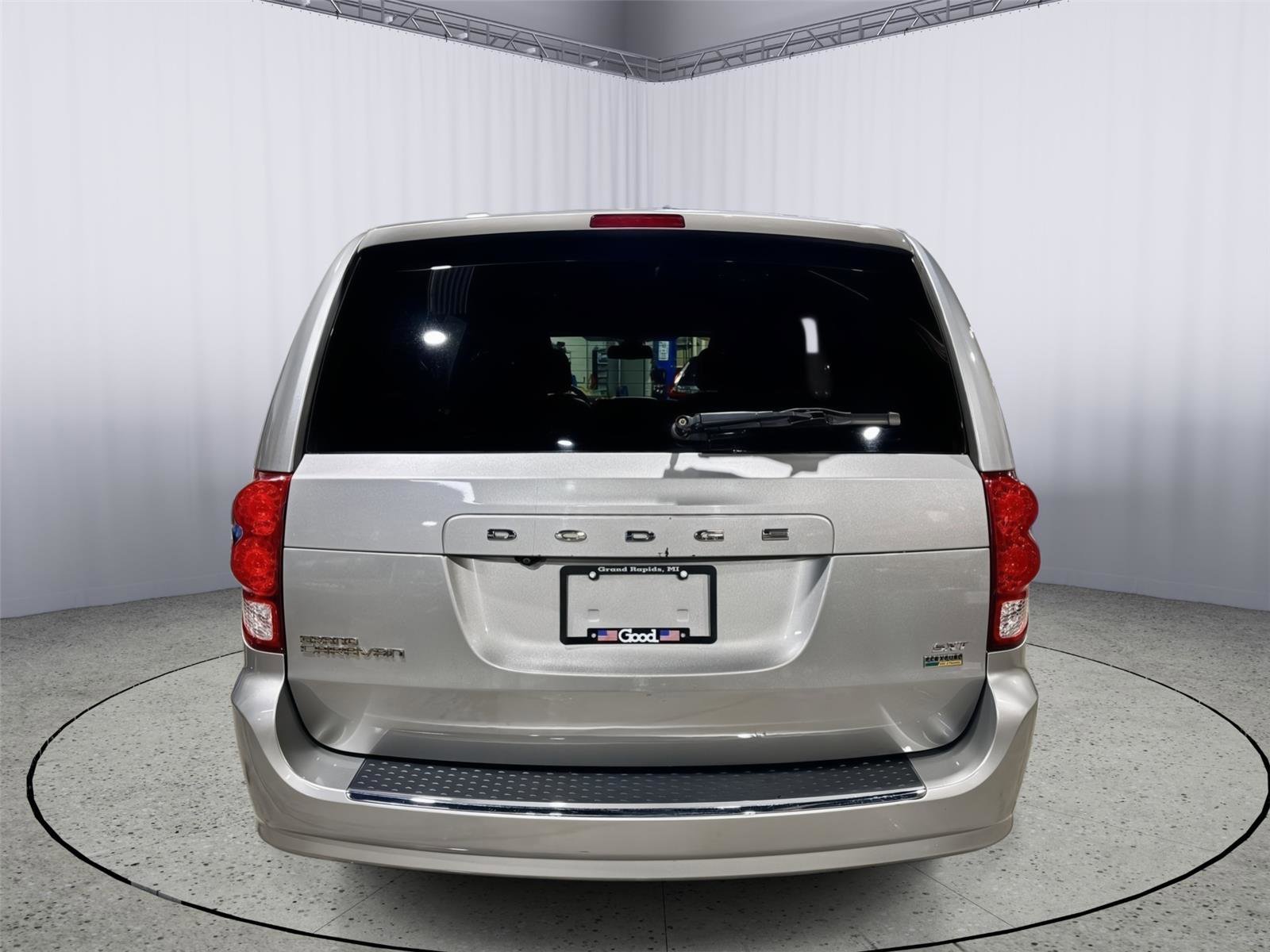 Used 2019 Dodge Grand Caravan SXT image 21