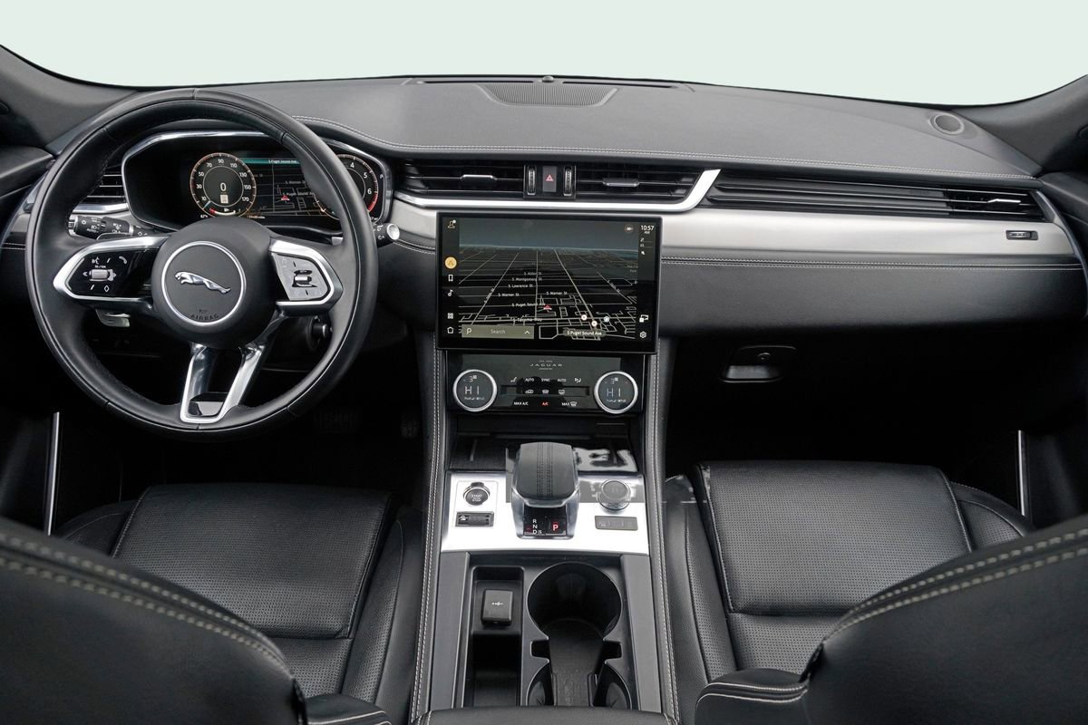 Used 2024 Jaguar F-PACE R-Dynamic S image 19