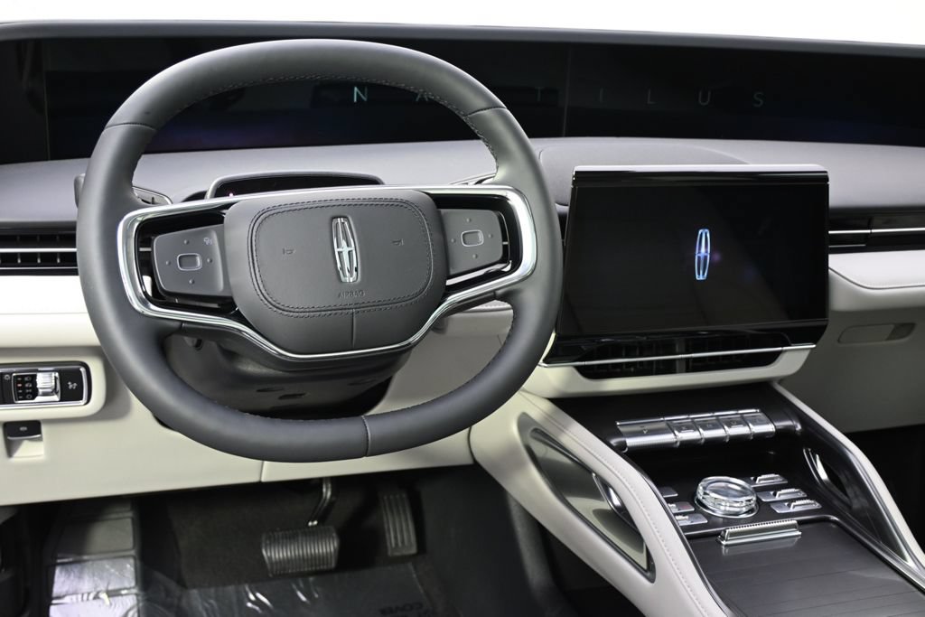 New 2026 Lincoln Nautilus Reserve w/ Jet Appearance Package AWD/4WD image 12
