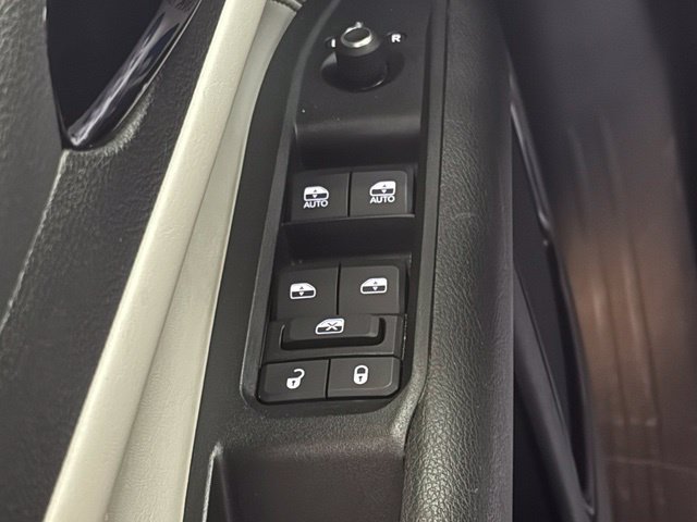 Used 2022 Jeep Compass Limited AWD/4WD image 15