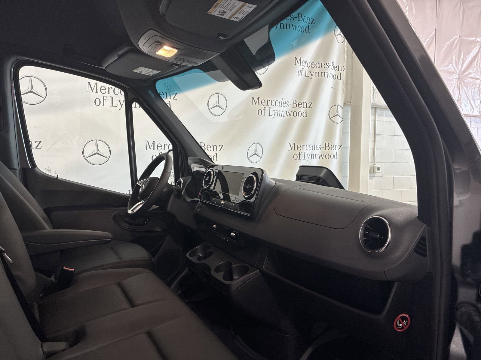 New 2025 Mercedes-Benz Sprinter 4500 image 18
