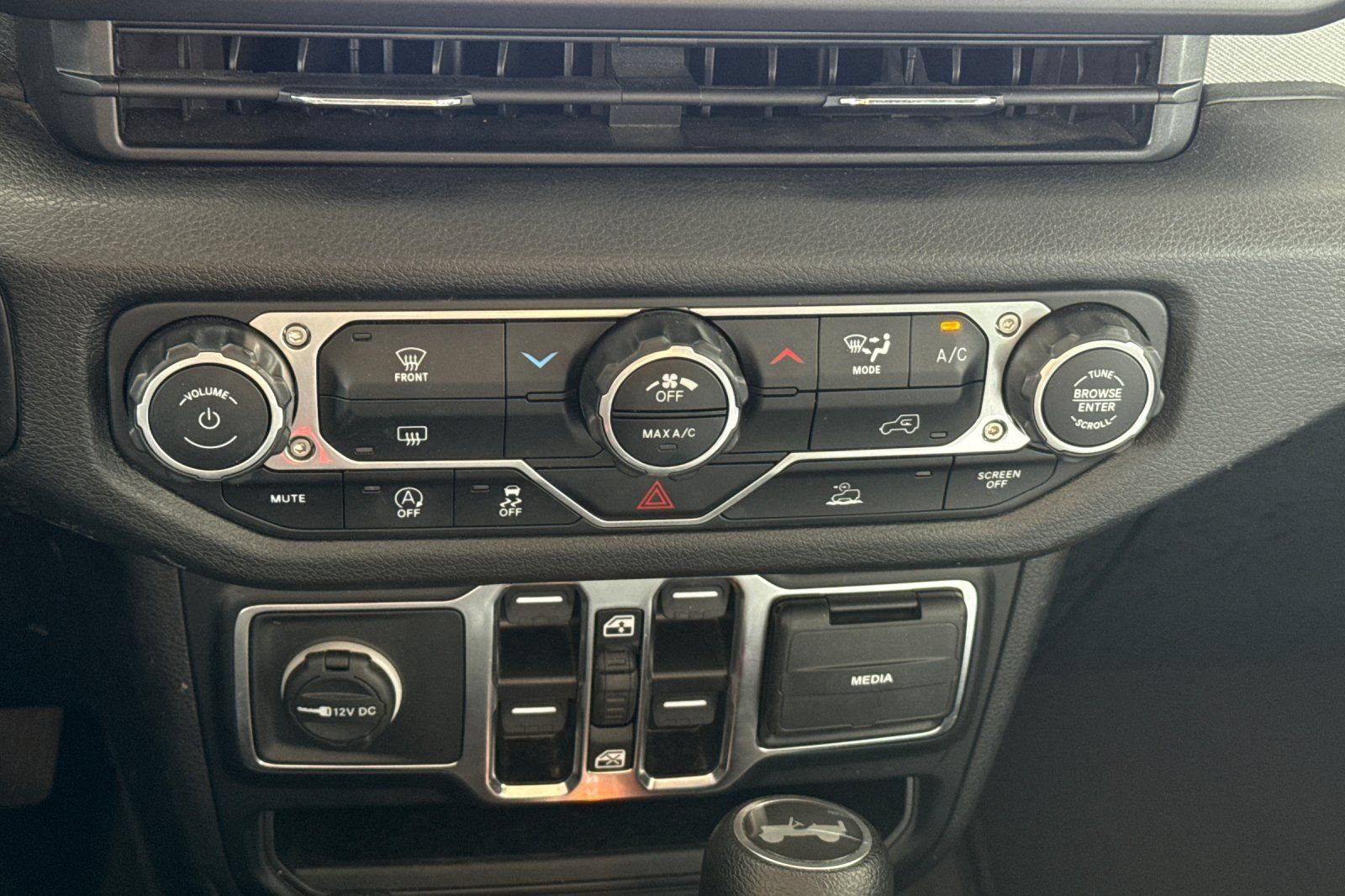 Used 2024 Jeep Wrangler Unlimited Sport AWD/4WD image 30