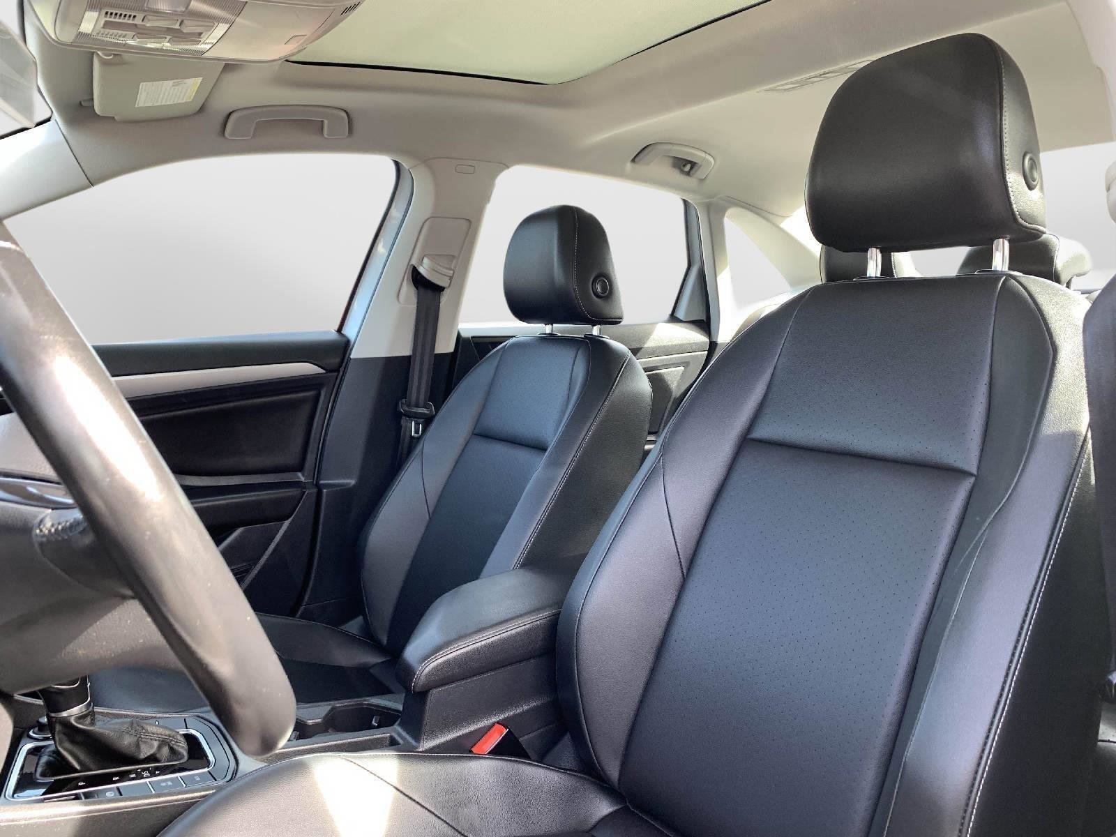 Used 2019 Volkswagen Jetta SE FWD image 32