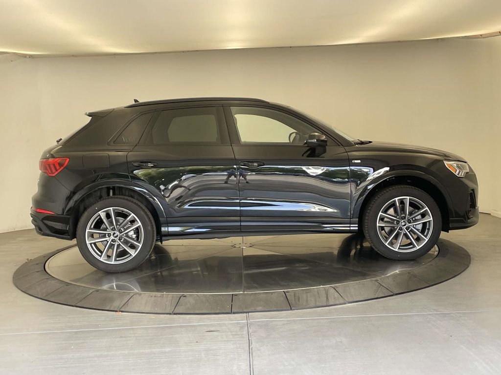 New 2025 Audi Q3 2.0T Premium image 8