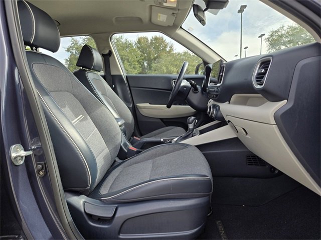 Used 2021 Hyundai Venue image 15