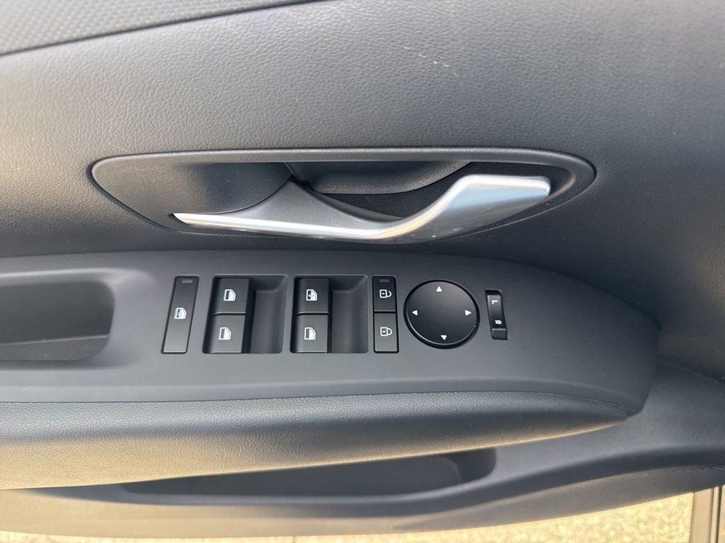 Certified 2026 Hyundai Tucson SE image 15