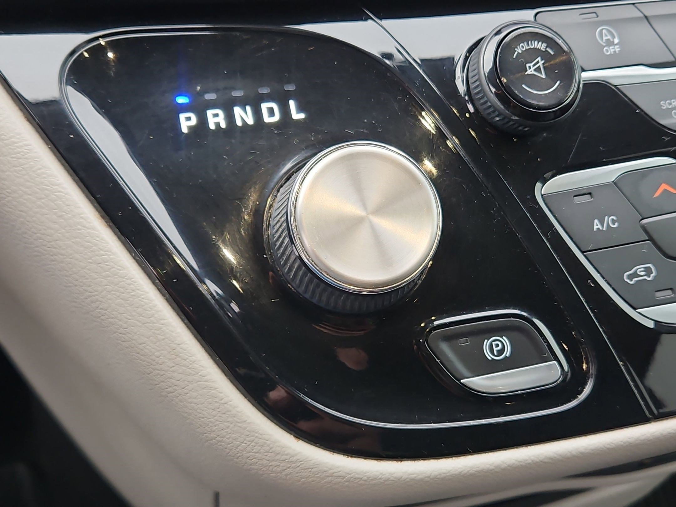 Used 2017 Chrysler Pacifica Touring-L image 28