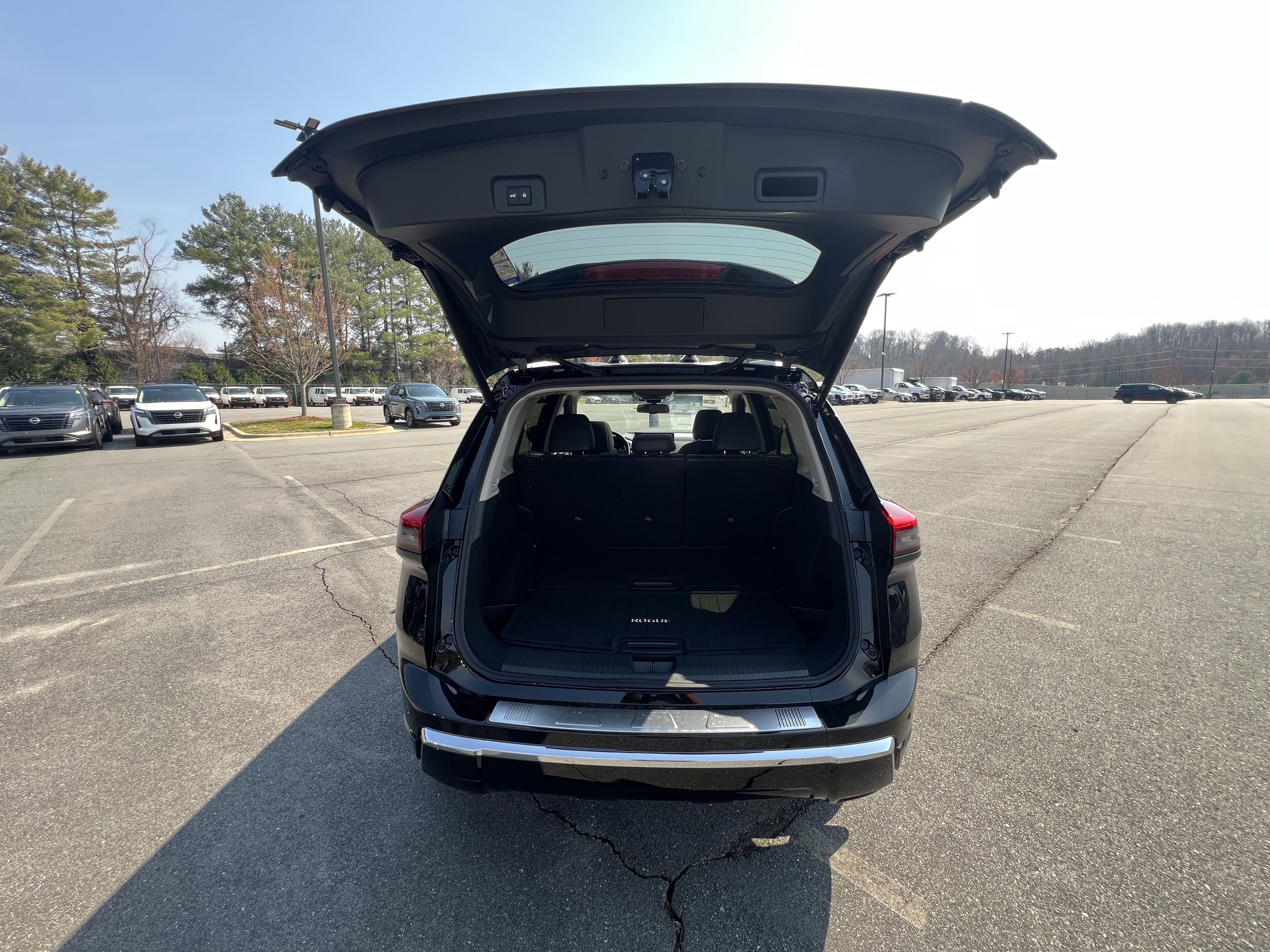 New 2026 Nissan Rogue Platinum w/ Tech Package AWD/4WD image 28