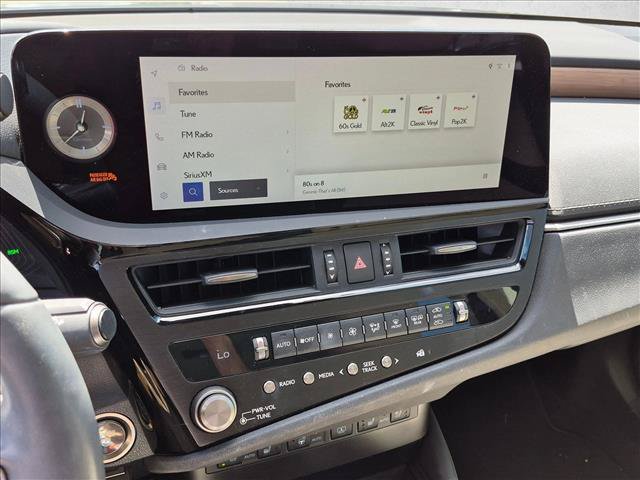 Used 2025 Lexus ES 300h w/ Technology Package FWD image 9