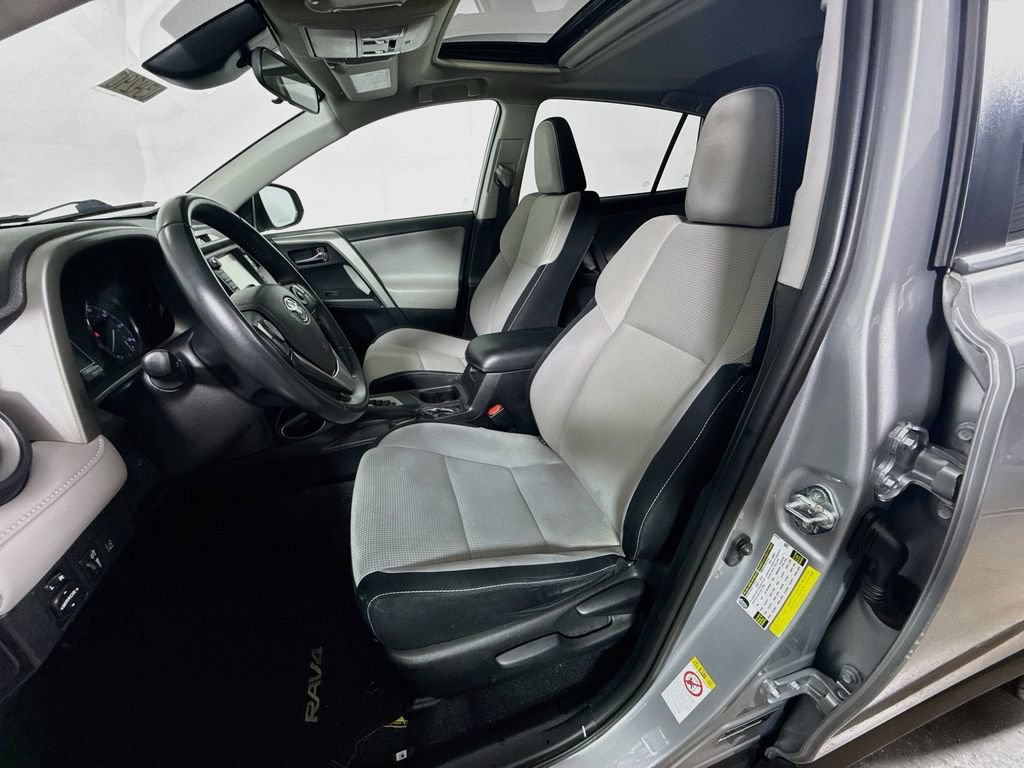Used 2016 Toyota RAV4 XLE w/ Convenience Package FWD image 19