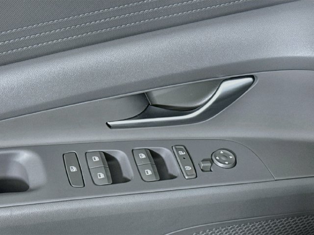 Certified 2025 Hyundai Elantra Hybrid FWD image 21