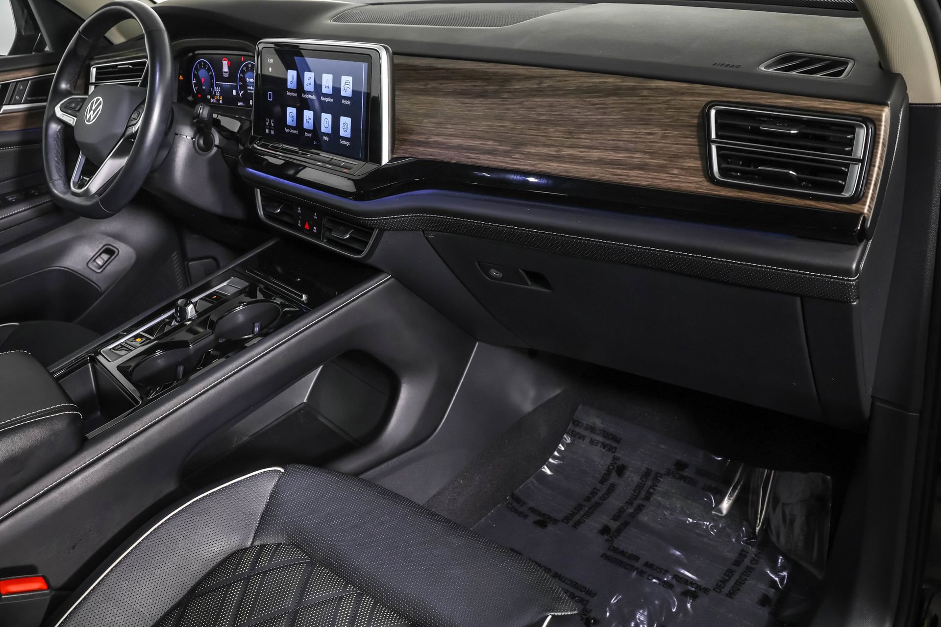 Used 2024 Volkswagen Atlas SEL Premium R-Line image 48