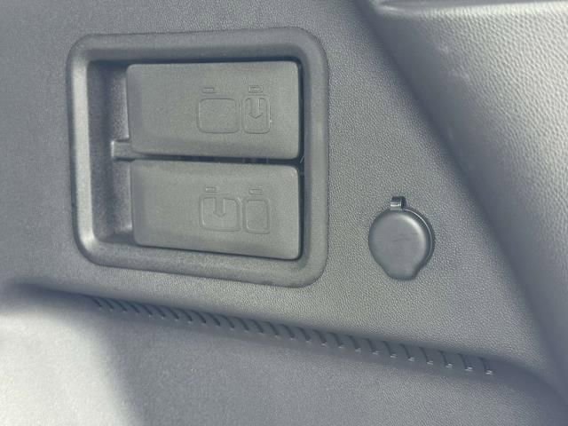Used 2023 Chevrolet Equinox LT FWD image 9