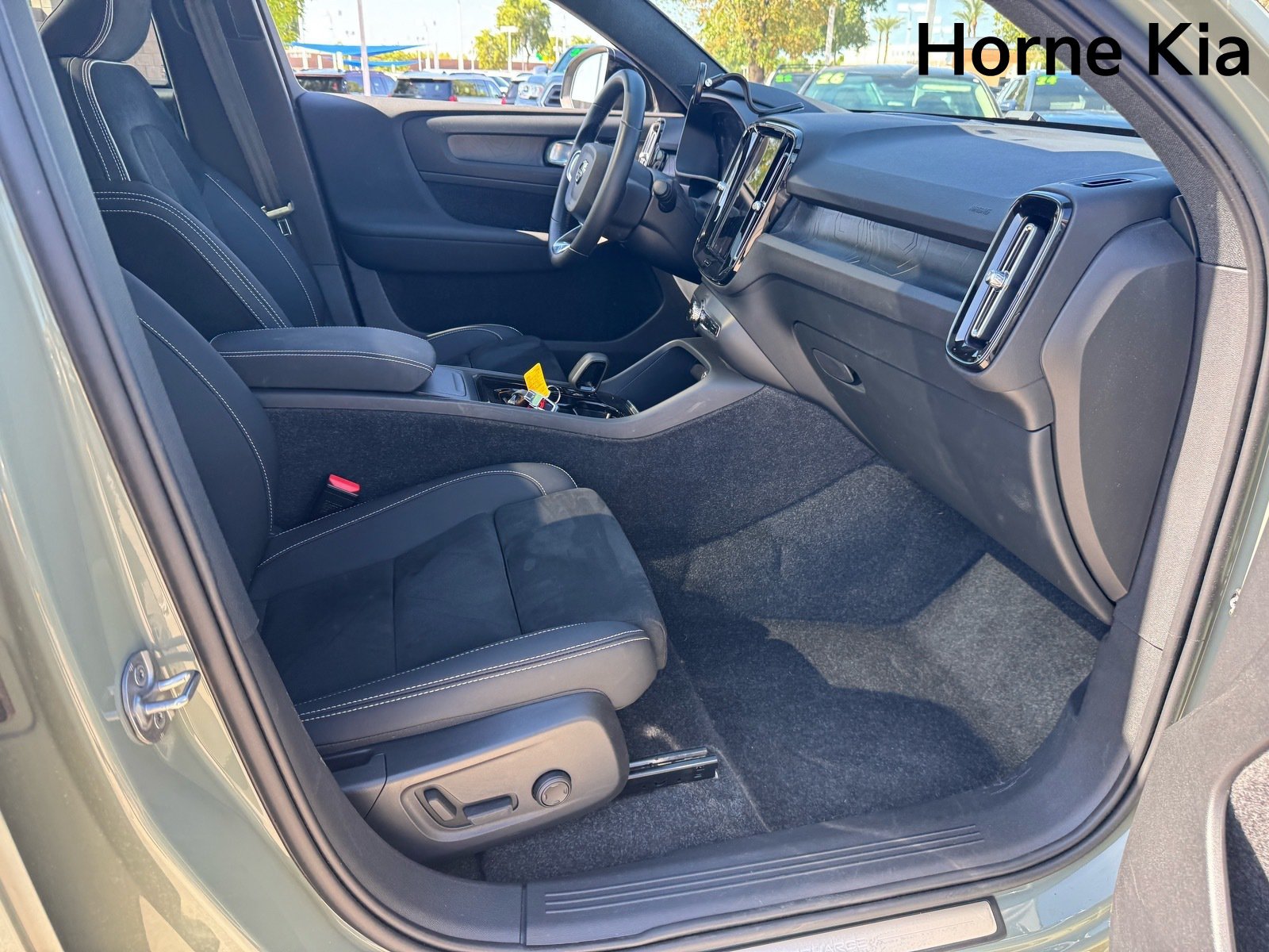 Used 2023 Volvo C40 P8 Recharge Ultimate AWD/4WD image 27