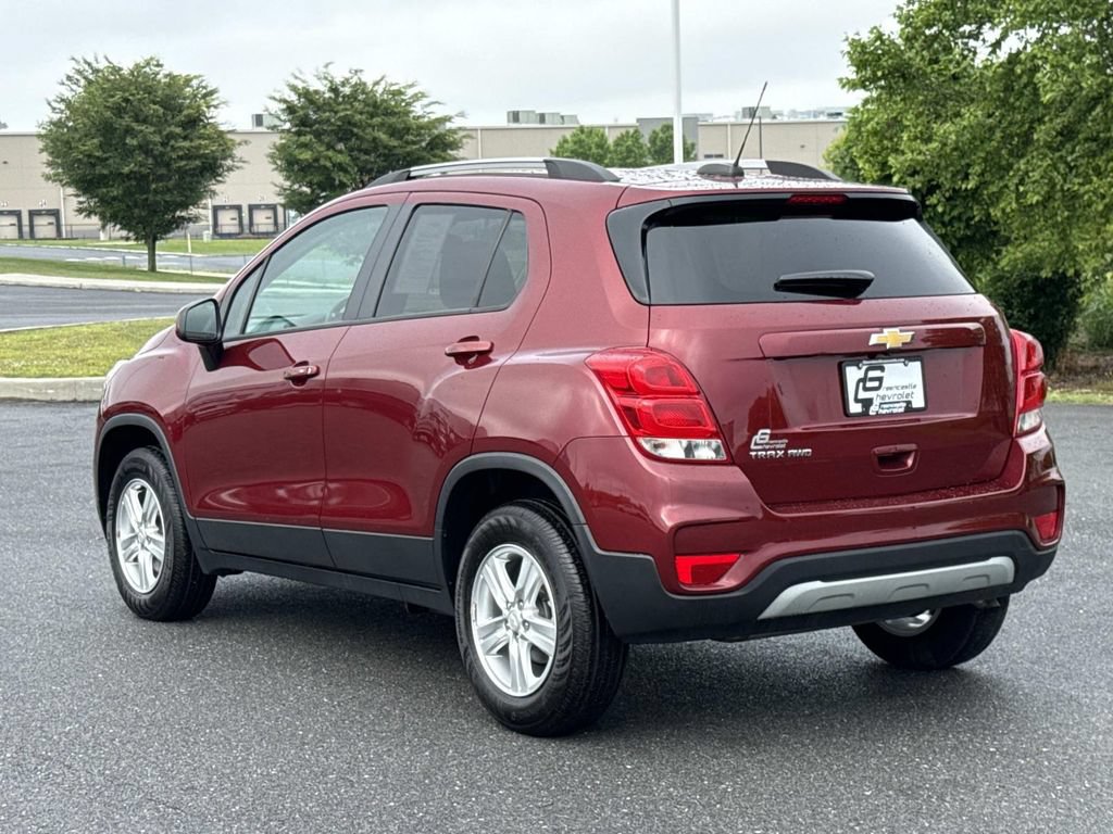 Used 2022 Chevrolet Trax LT w/ LT Convenience Package AWD/4WD image 27