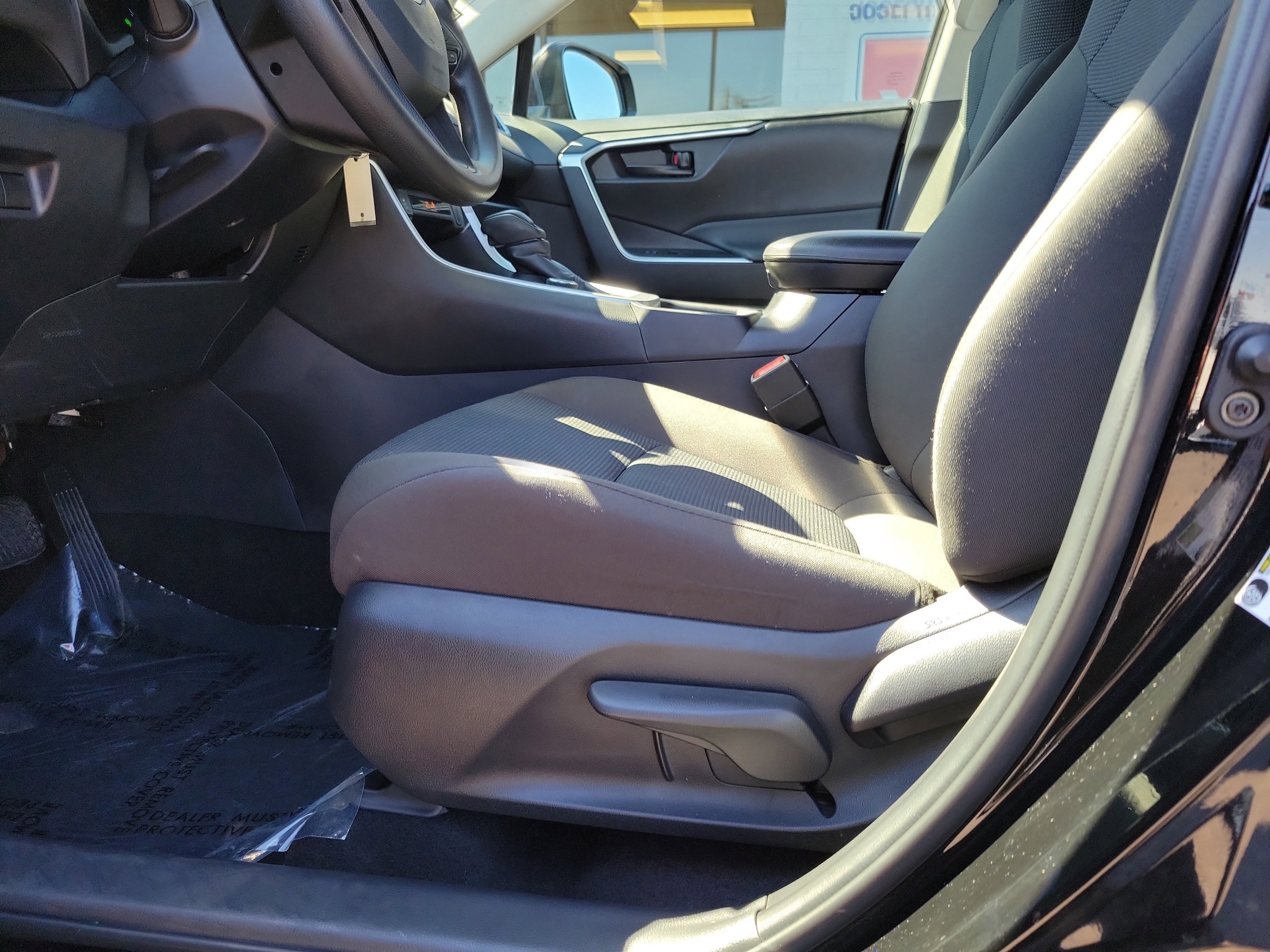 Used 2024 Toyota RAV4 LE AWD/4WD image 16