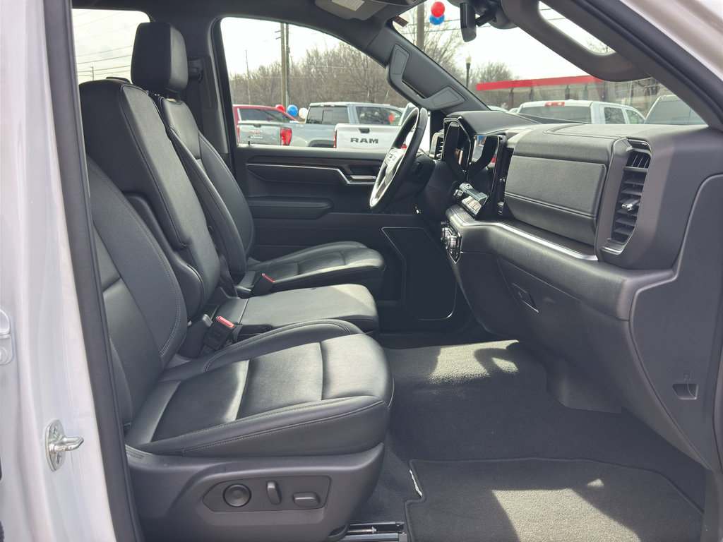 Used 2025 GMC Sierra 1500 SLT AWD/4WD image 10