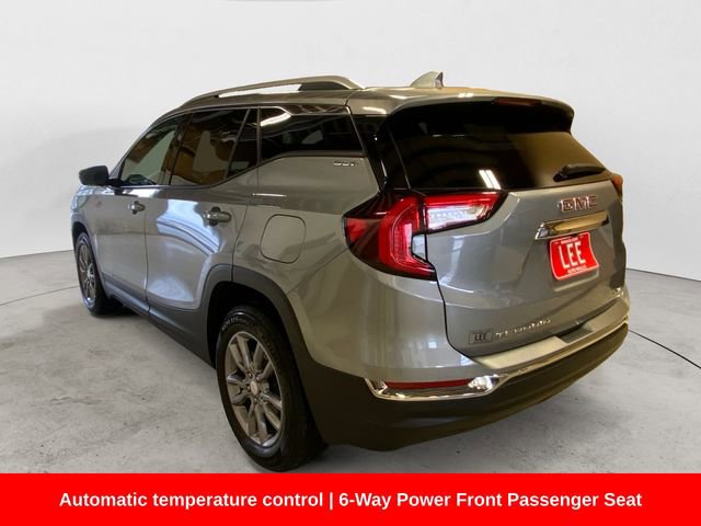 Used 2024 GMC Terrain SLT image 3