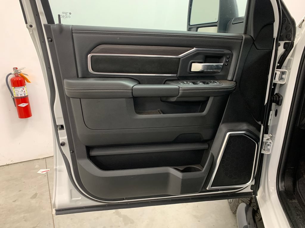 Used 2026 RAM 2500 Laramie AWD/4WD image 18