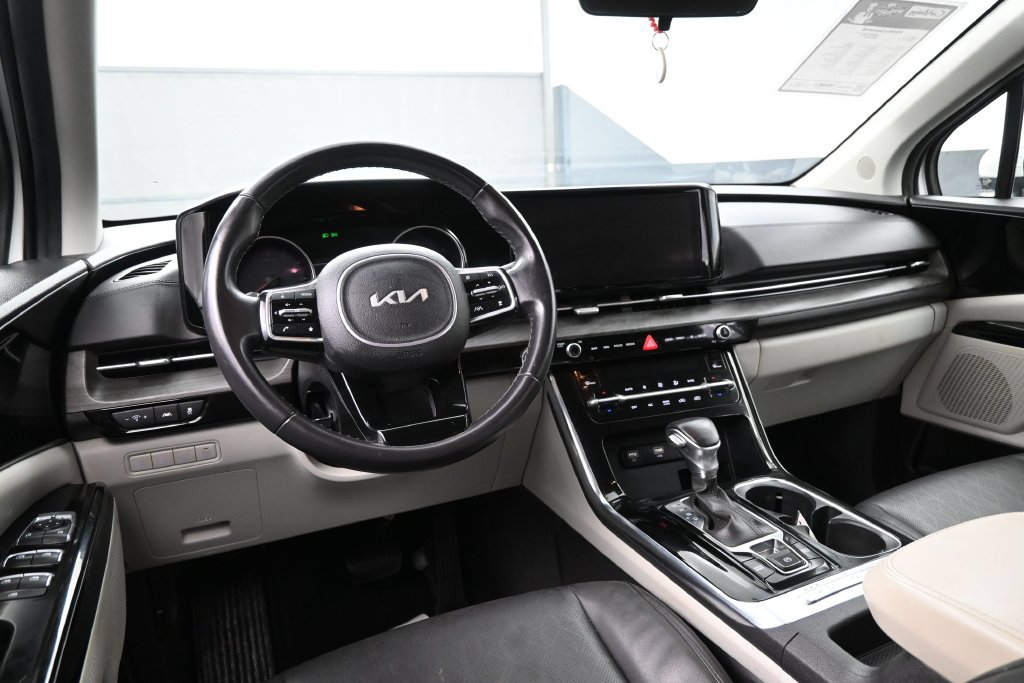 Used 2024 Kia Carnival EX FWD image 26