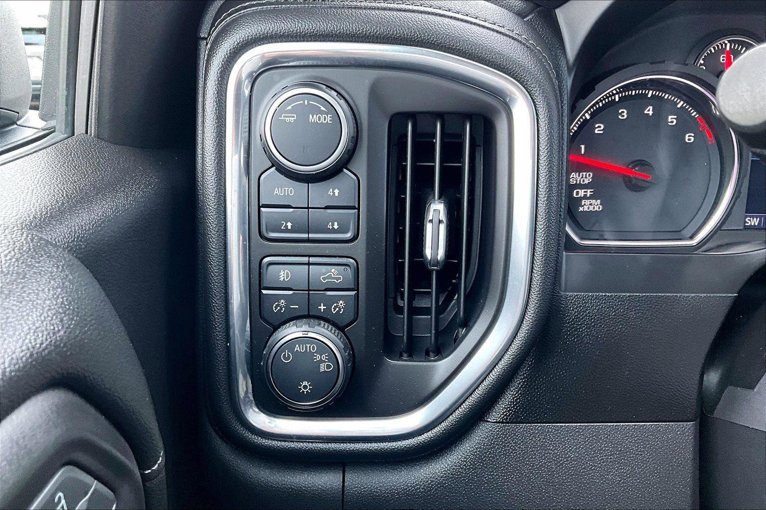 Used 2020 Chevrolet Silverado 1500 LT Trail Boss image 33