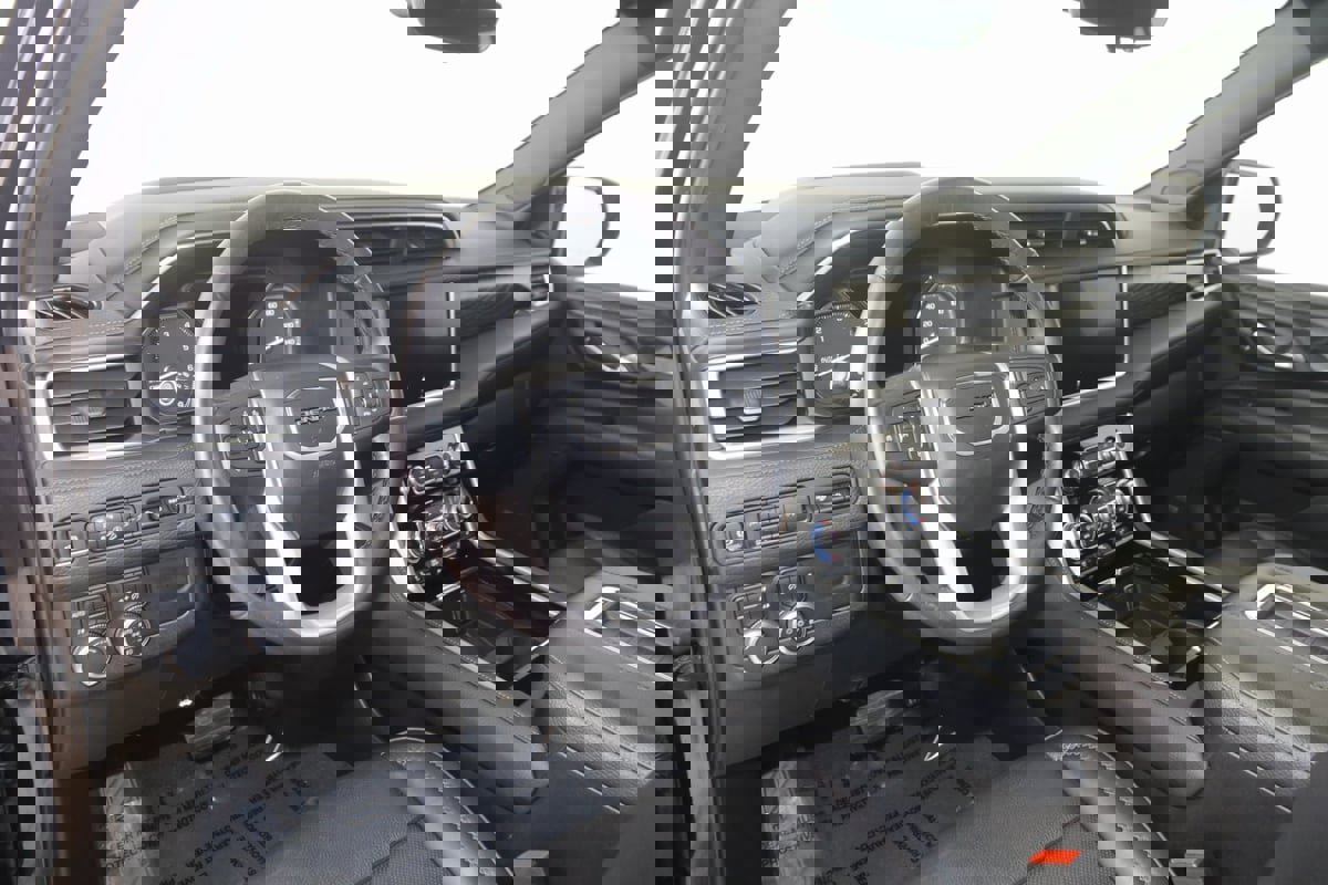 Used 2021 GMC Yukon Denali w/ Denali Premium Package image 26