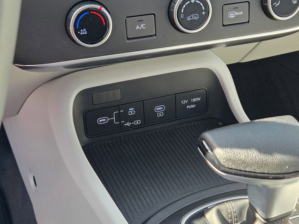 Certified 2025 Hyundai Kona SE AWD/4WD image 34