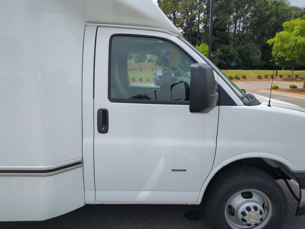 New 2025 Chevrolet Express 3500 w/ Power Convenience Package RWD image 27