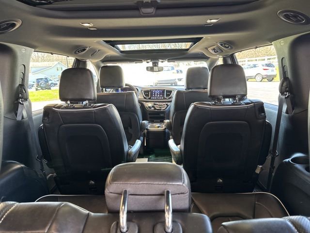 Used 2020 Chrysler Pacifica Limited w/ S Appearance Package image 34