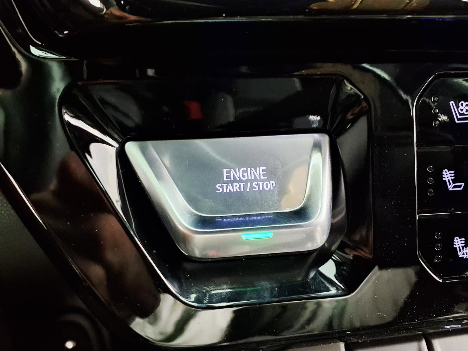 Used 2024 GMC Sierra 2500 AT4 w/ Technology Package AWD/4WD image 23