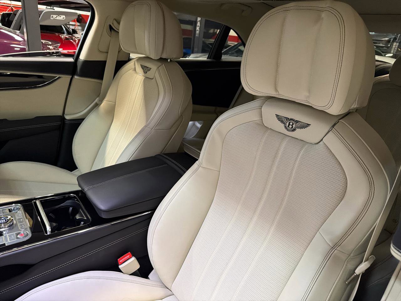 Used 2023 Bentley Flying Spur V8 AWD/4WD image 17