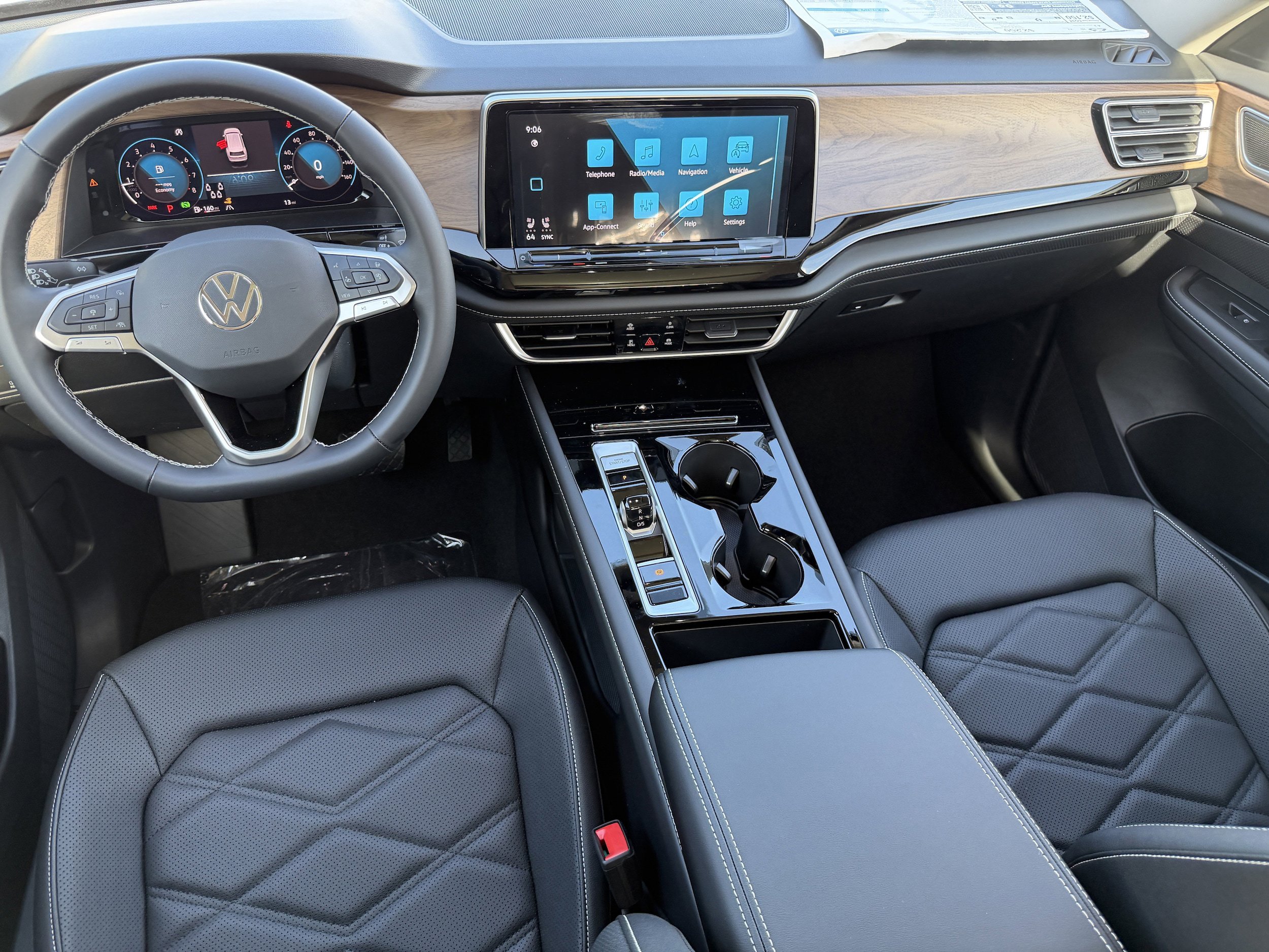 New 2026 Volkswagen Atlas SE image 12