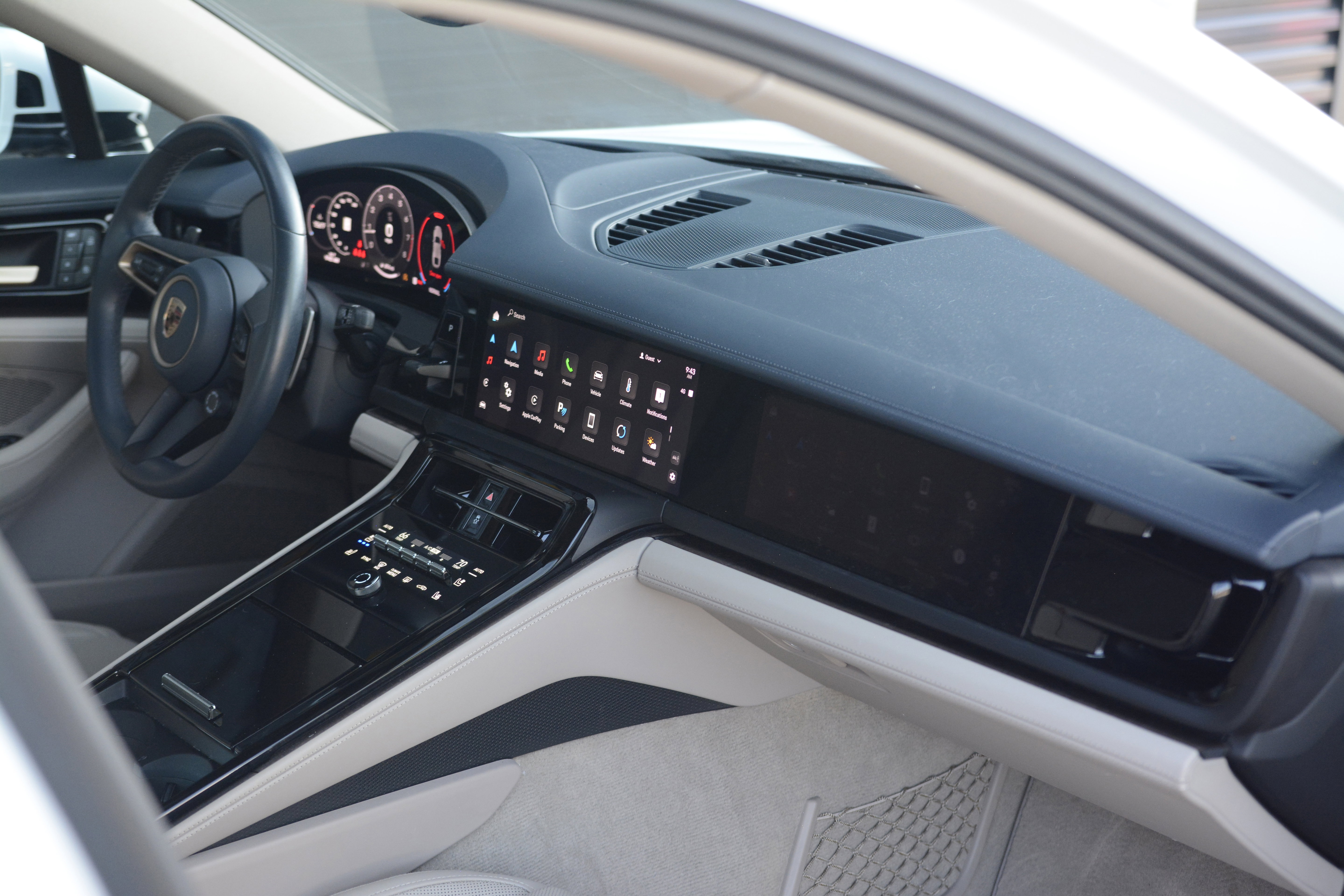 Certified 2024 Porsche Panamera 4 AWD/4WD image 26